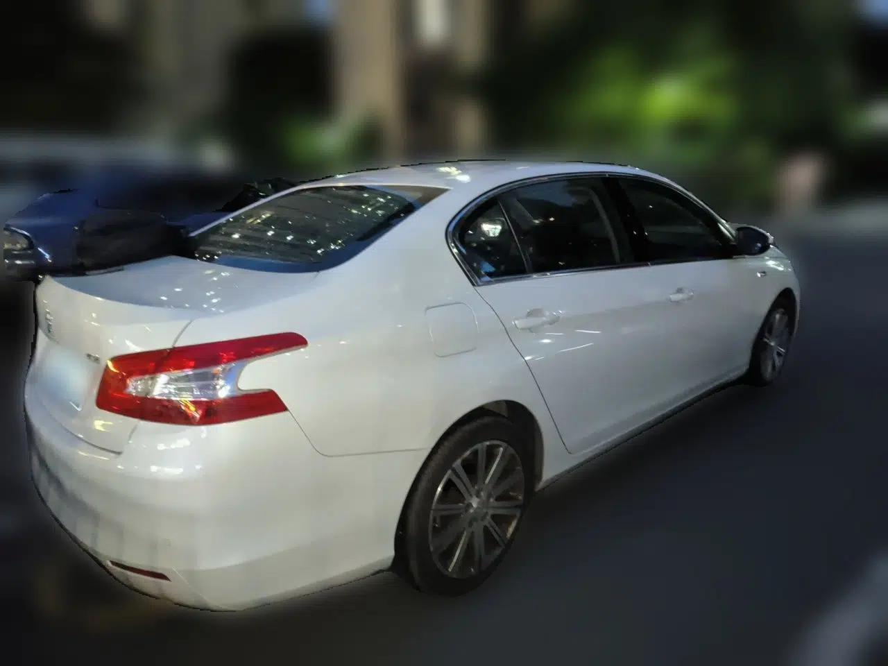 Peugeot 408 2015 1.2T Automatic Luxury Edition — миниатюра 6
