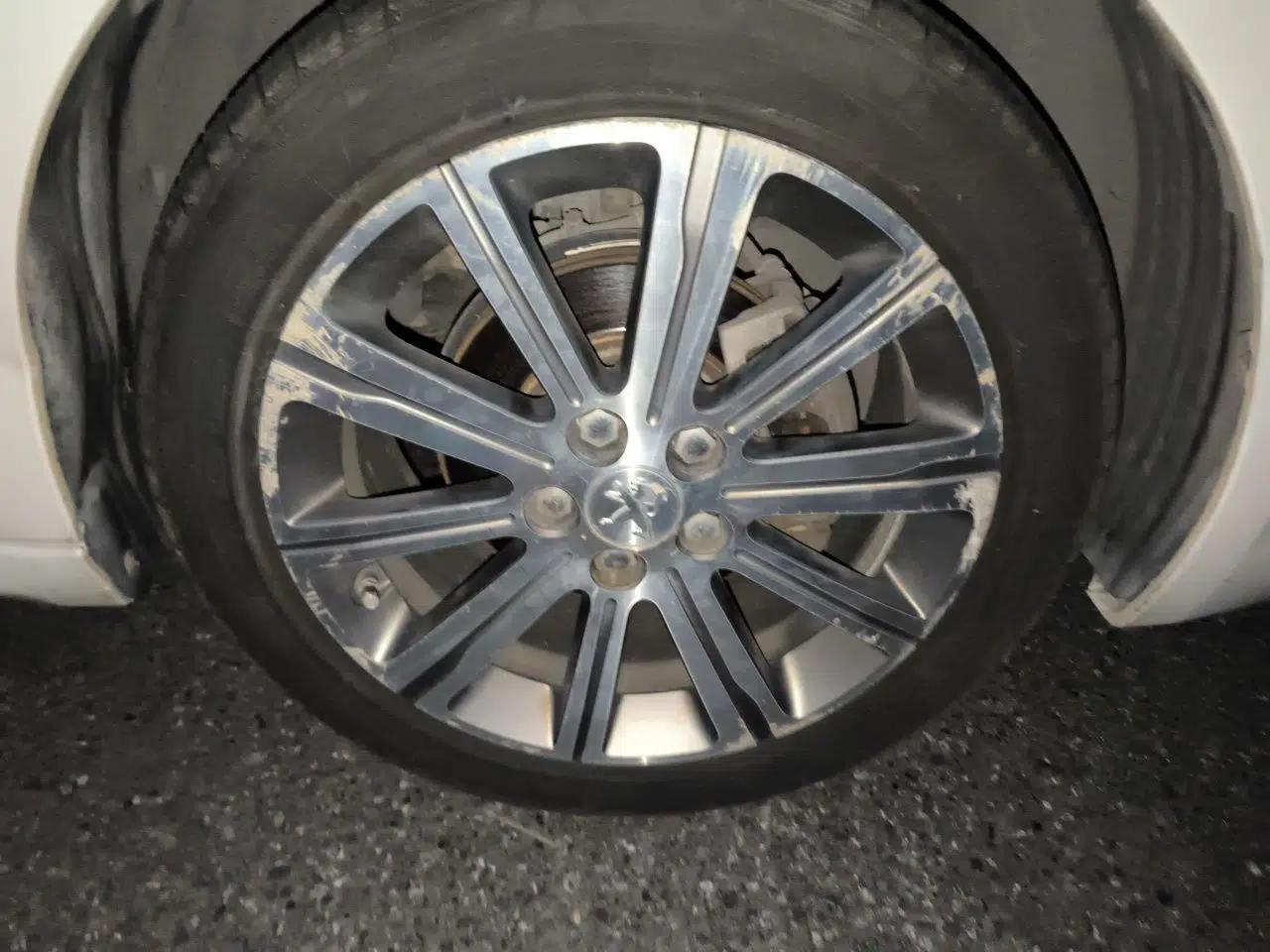 Peugeot 408 2015 1.2T Automatic Luxury Edition — миниатюра 8