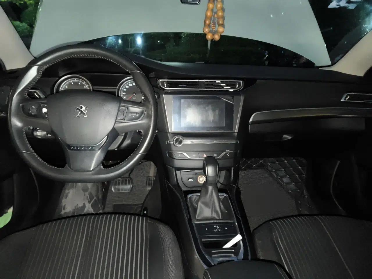 Peugeot 408 2015 1.2T Automatic Luxury Edition — миниатюра 9