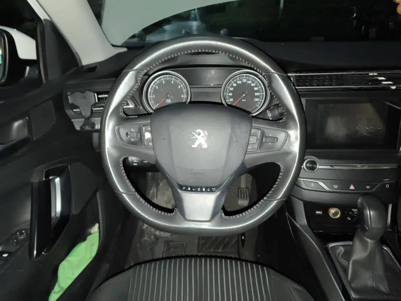 Peugeot 408 2015 1.2T Automatic Luxury Edition — миниатюра 10