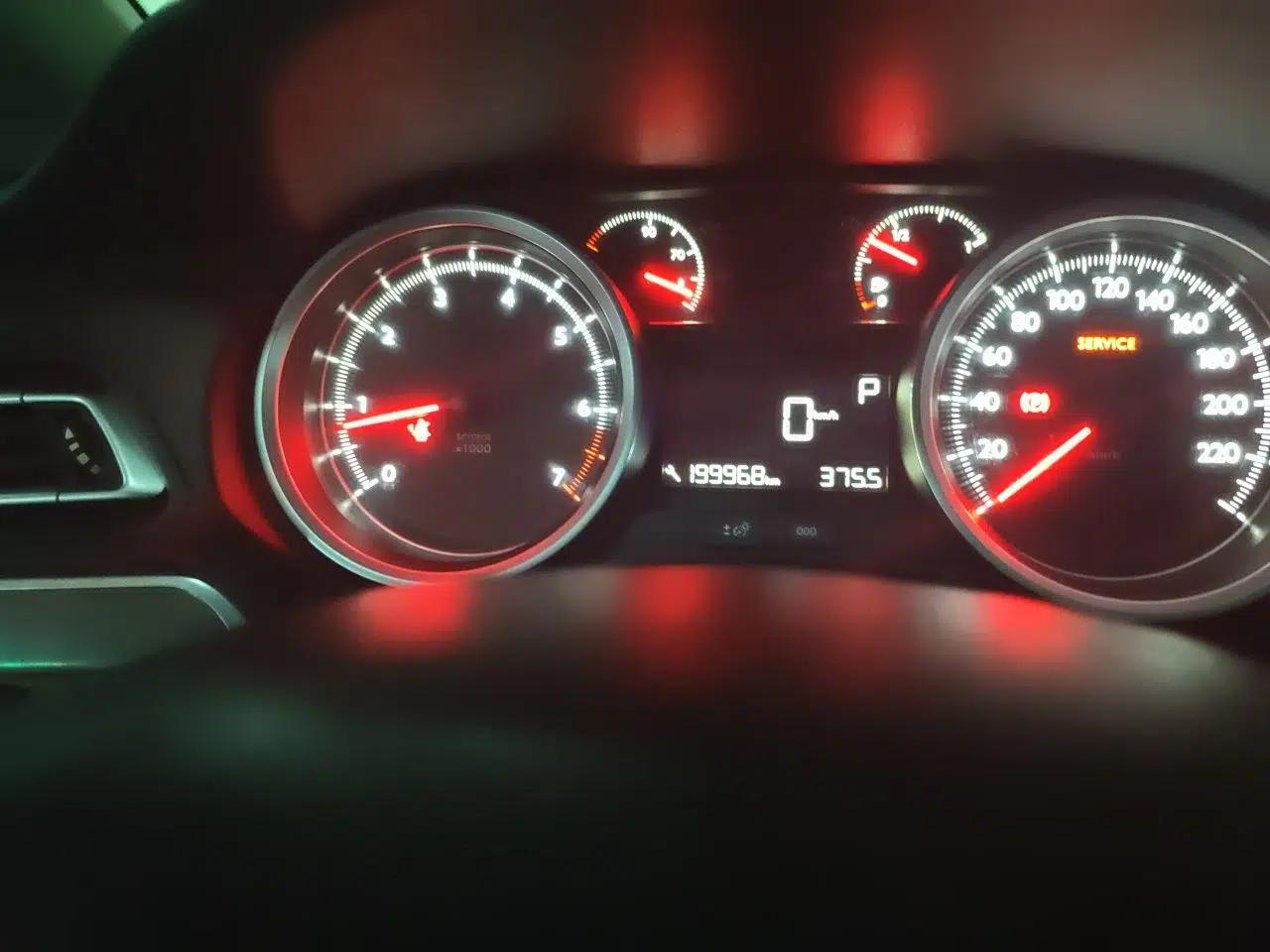 Peugeot 408 2014 1.8L Automatic Luxury Edition — миниатюра 12