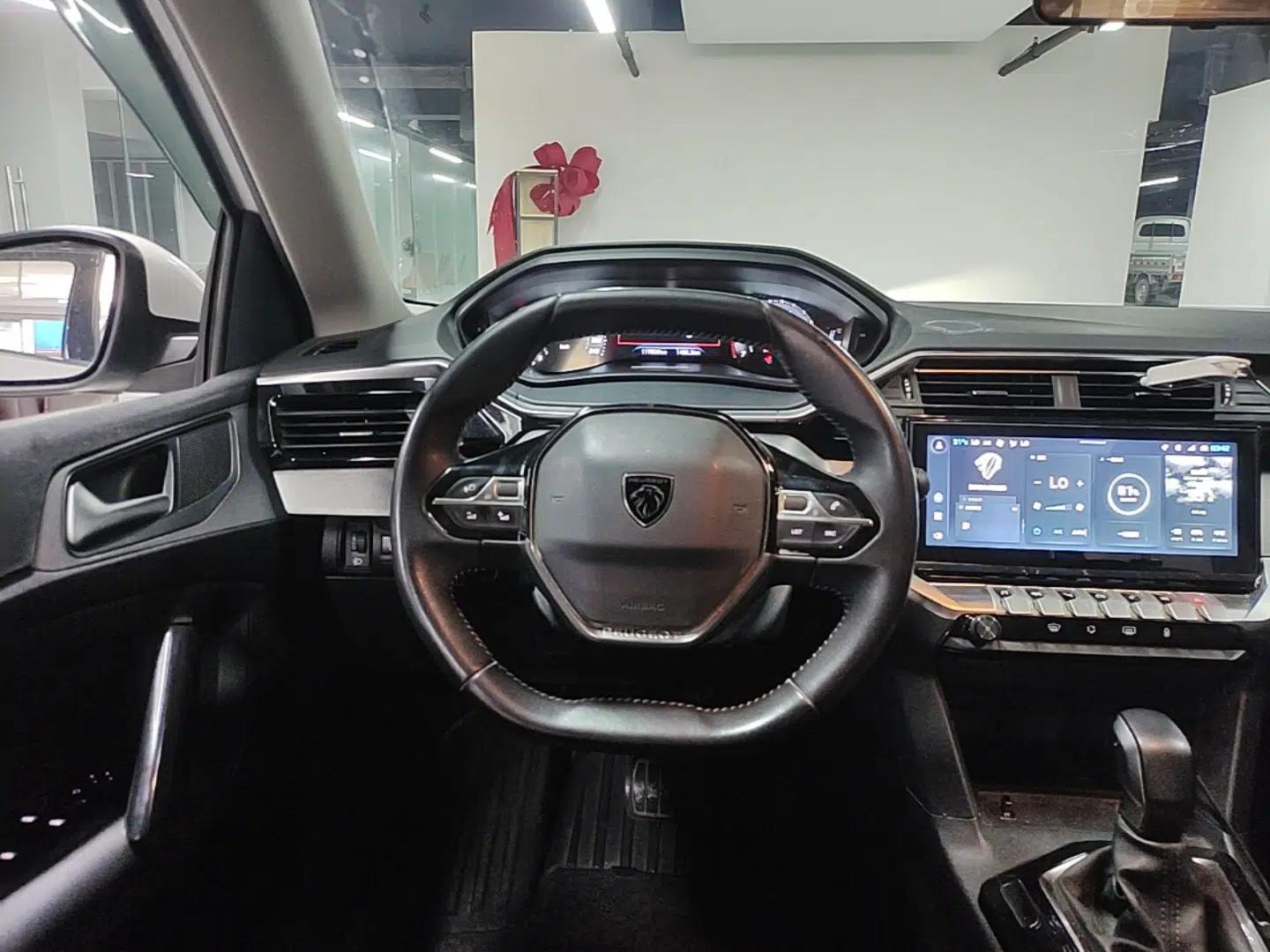 Peugeot 408 2022 1.6T Light-Chasing Edition — миниатюра 13