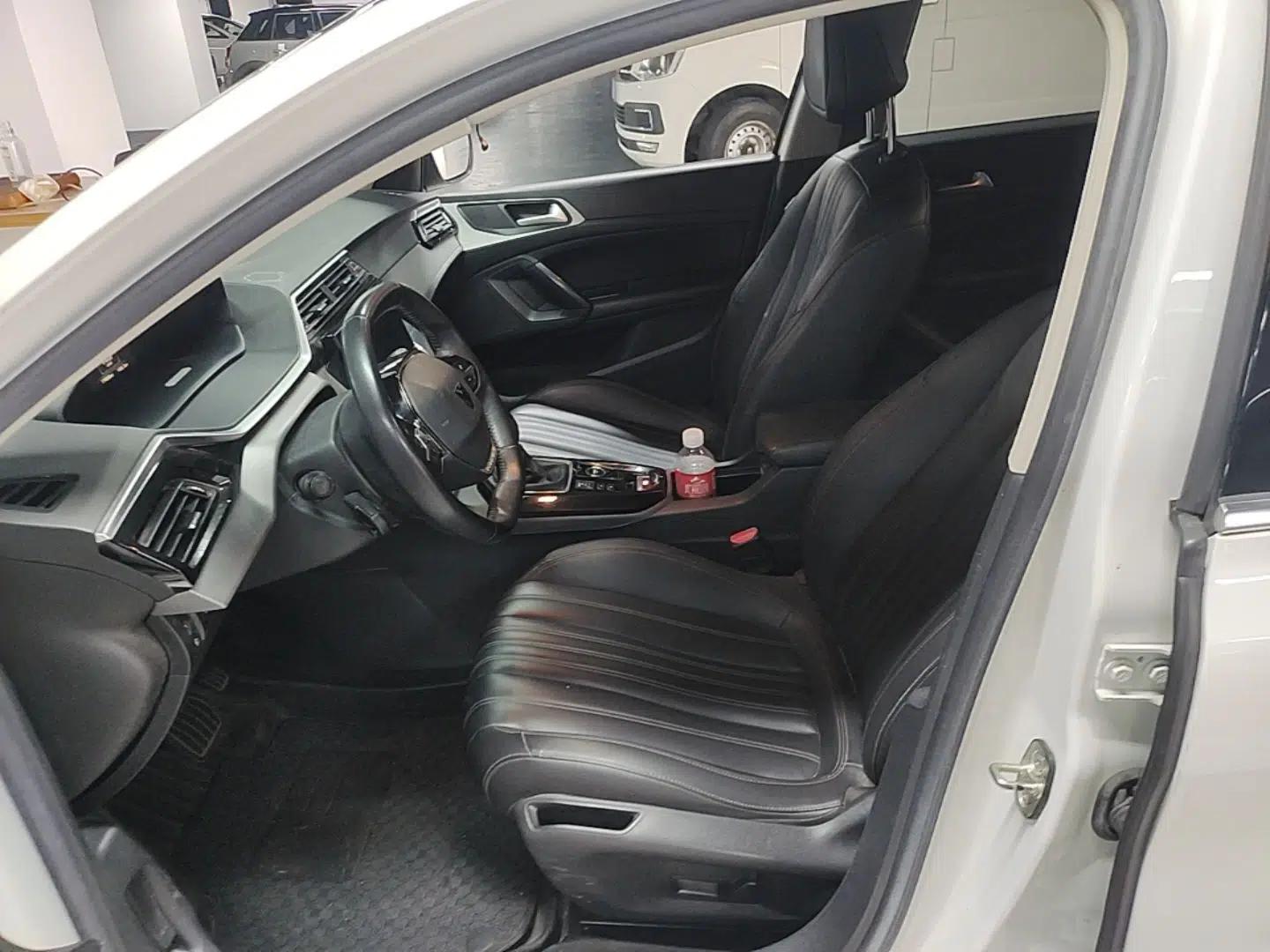 Peugeot 408 2022 1.6T Light-Chasing Edition — миниатюра 17