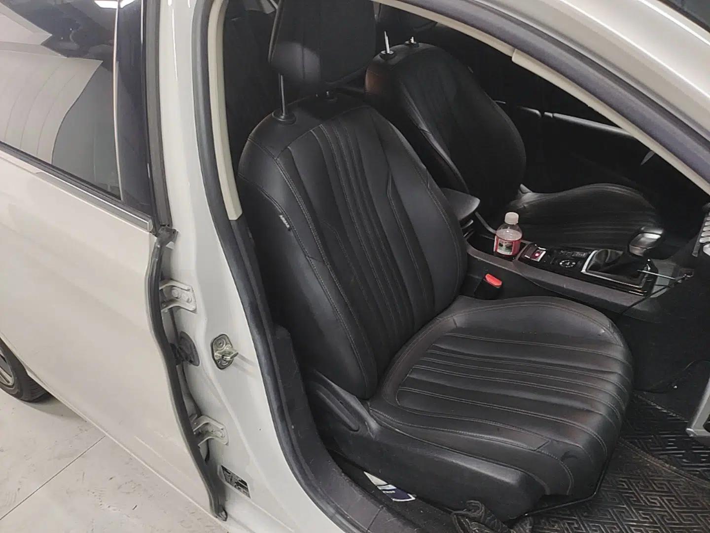 Peugeot 408 2022 1.6T Light-Chasing Edition — миниатюра 19