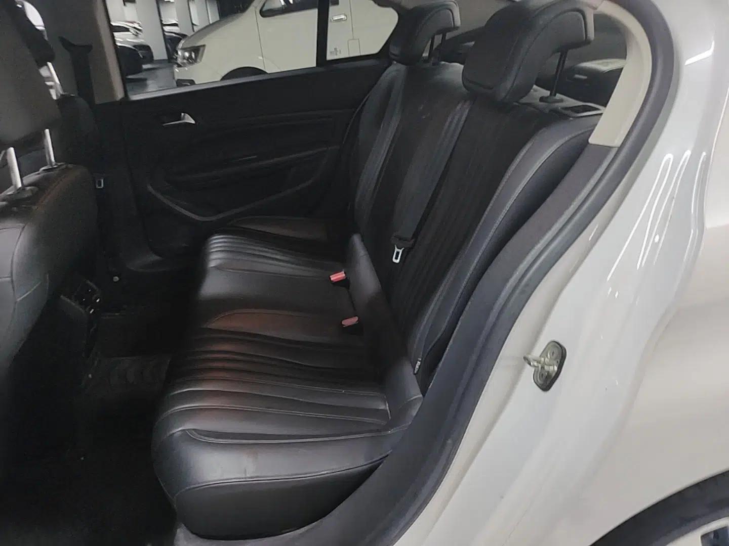 Peugeot 408 2022 1.6T Light-Chasing Edition — миниатюра 20