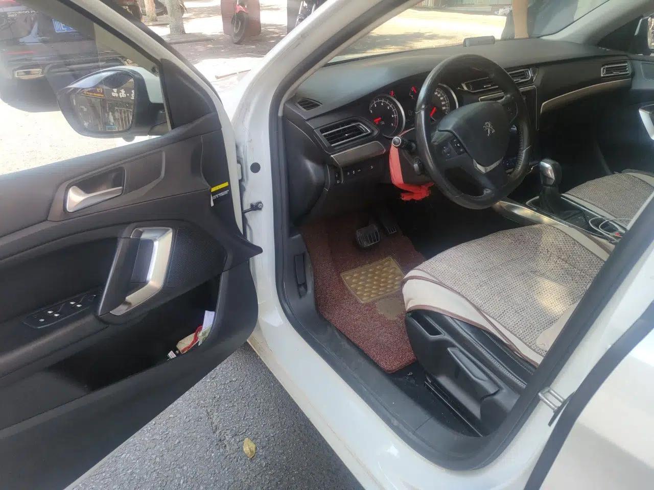 Peugeot 408 2015 1.2T Automatic Luxury Edition — миниатюра 16