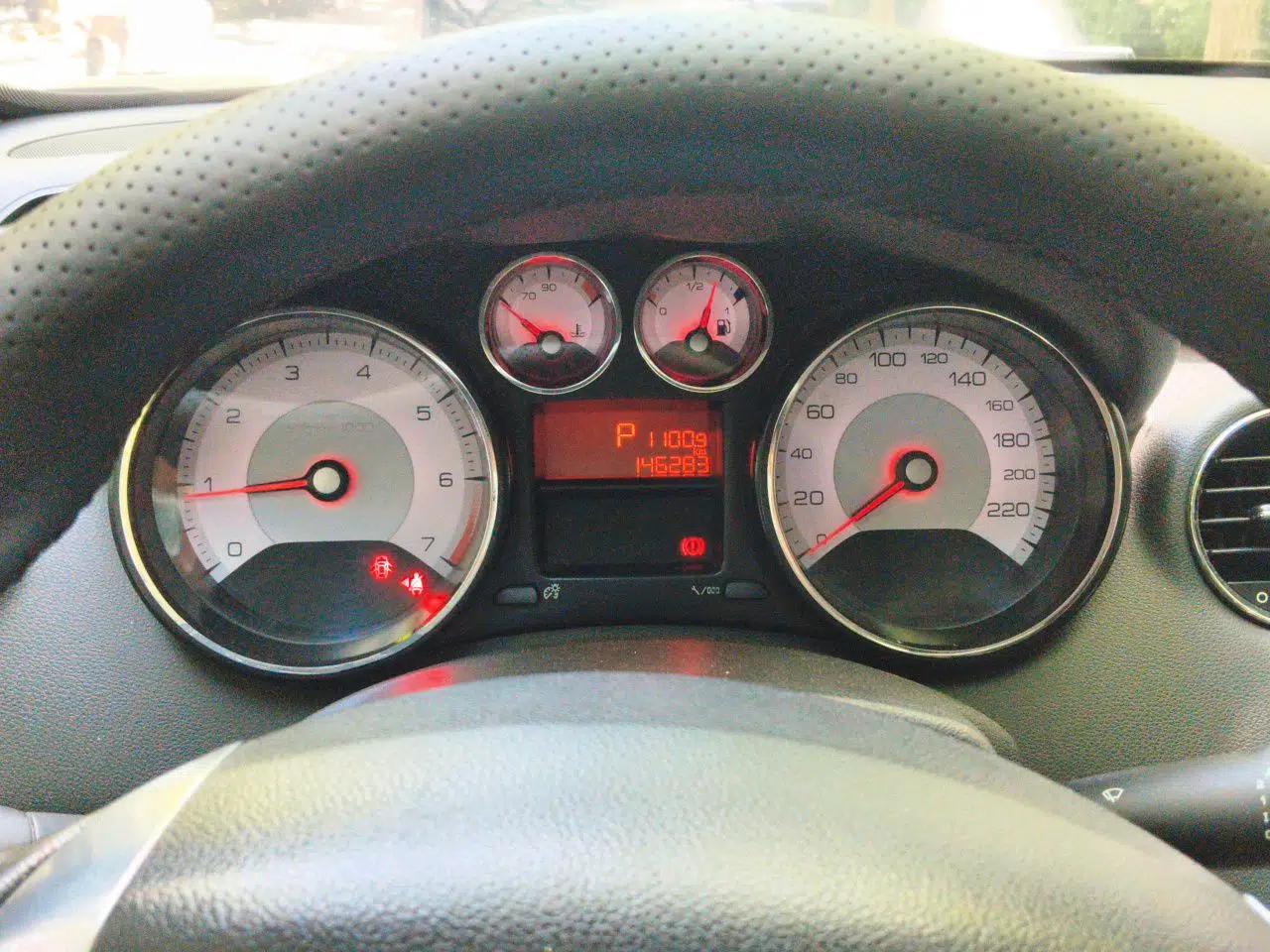 Peugeot 408 2013 1.6L Automatic Comfort Edition — миниатюра 11
