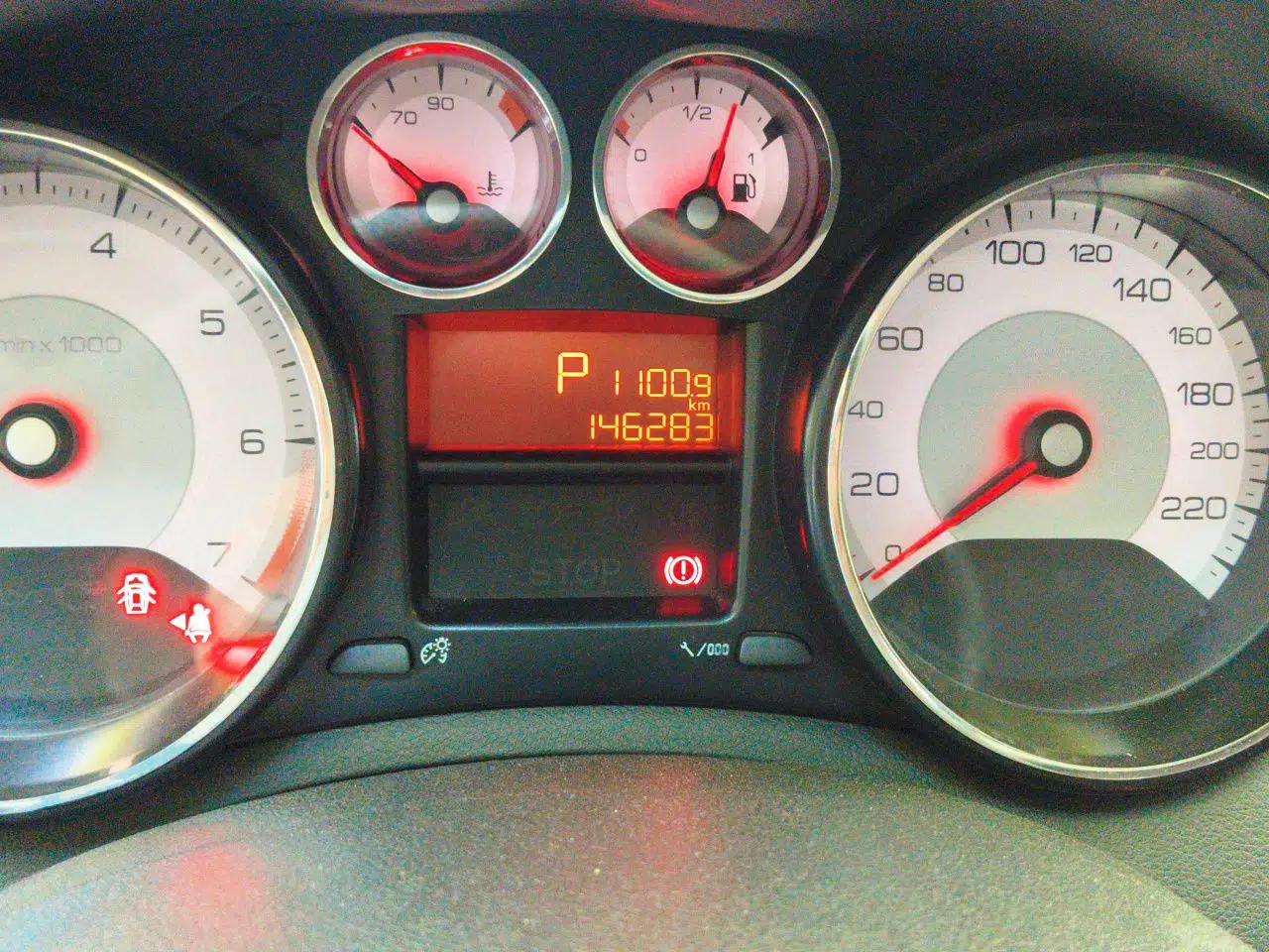 Peugeot 408 2013 1.6L Automatic Comfort Edition — миниатюра 12