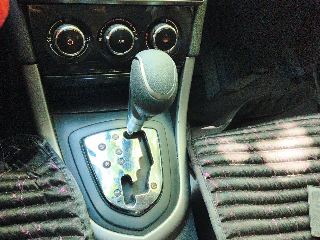 Peugeot 408 2013 1.6L Automatic Comfort Edition — миниатюра 14