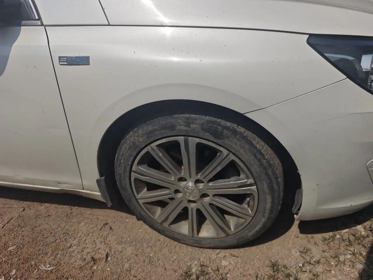 Peugeot 408 2016 1.6T Automatic Luxury Edition — миниатюра 8