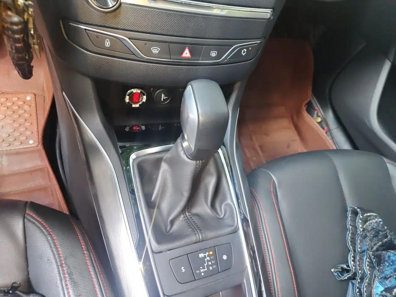 Peugeot 408 2016 1.6T Automatic Luxury Edition — миниатюра 14