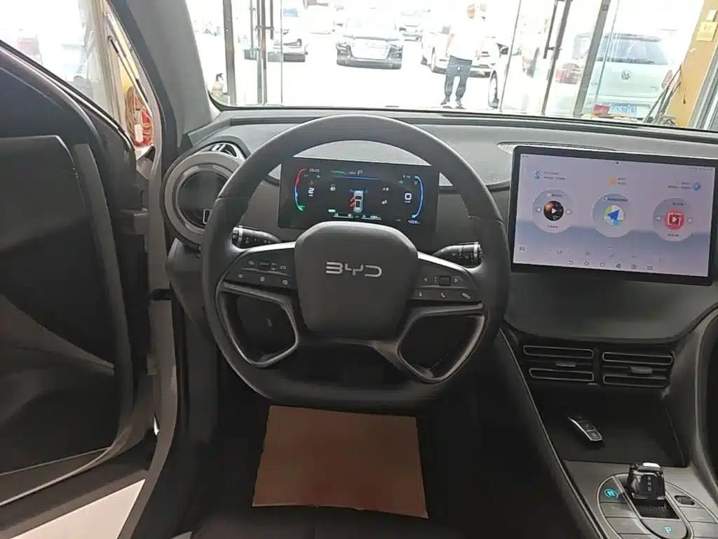Hiace 05 DM-i 2025 DM-i 75KM Premium Edition — миниатюра 11