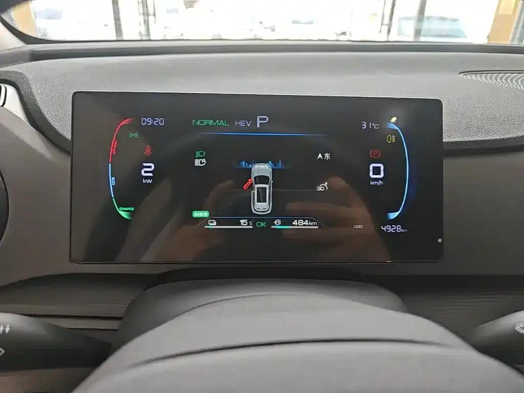 Hiace 05 DM-i 2025 DM-i 75KM Premium Edition — миниатюра 12