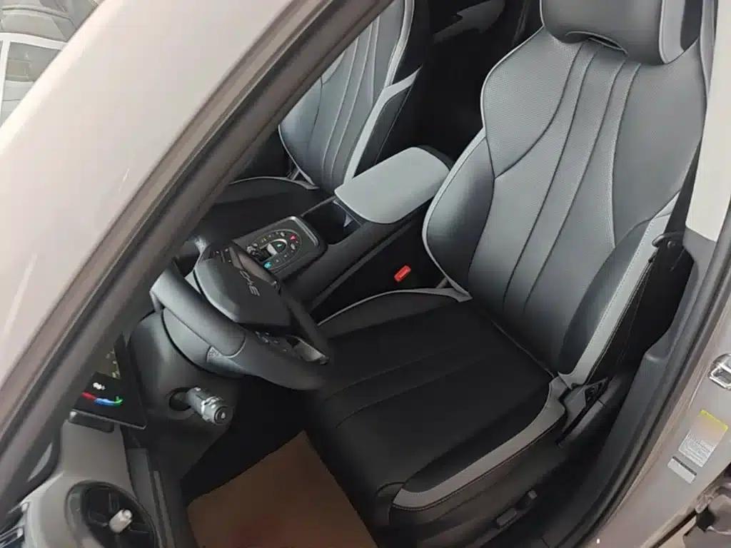 Hiace 05 DM-i 2025 DM-i 75KM Premium Edition — миниатюра 15