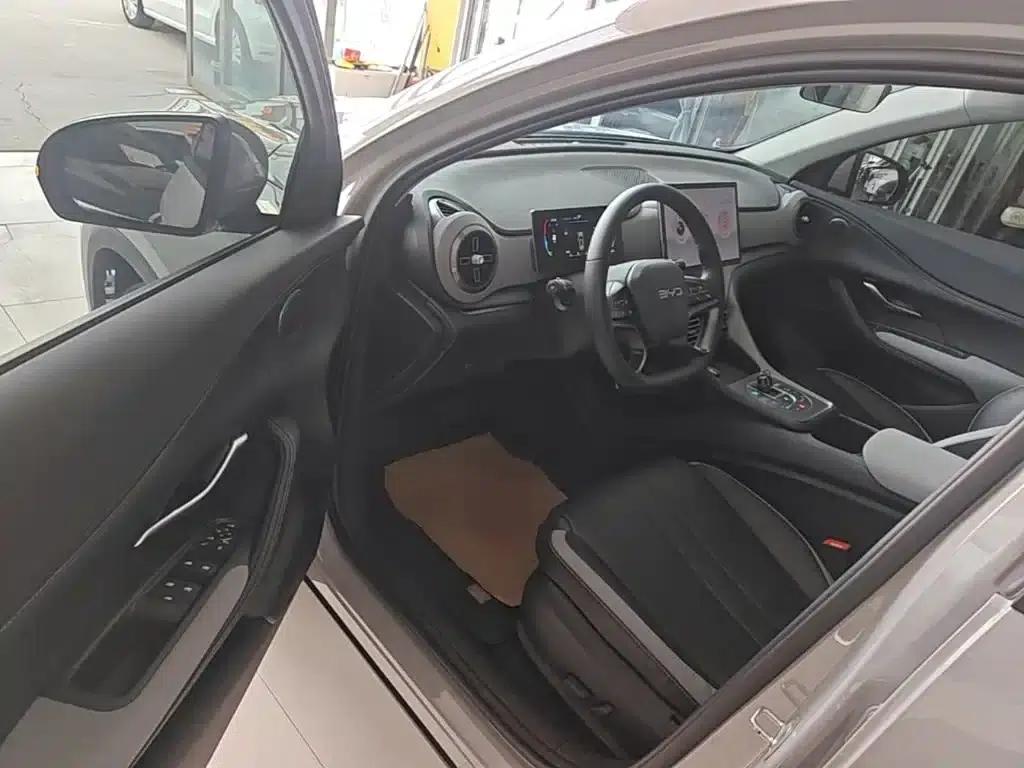 Hiace 05 DM-i 2025 DM-i 75KM Premium Edition — миниатюра 16
