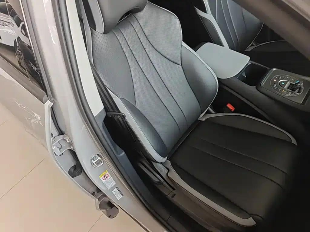 Hiace 05 DM-i 2025 DM-i 75KM Premium Edition — миниатюра 25