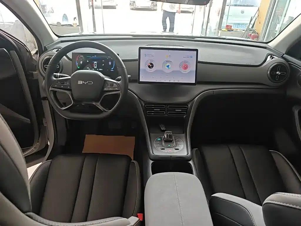 Hiace 05 DM-i 2025 DM-i 75KM Premium Edition — миниатюра 10