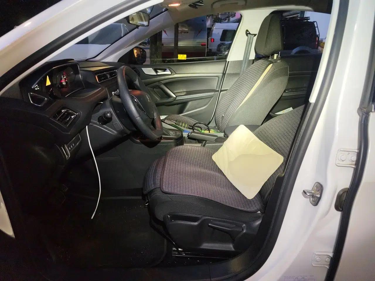 Peugeot 308 2018 1.6L Automatic Fashion Edition — миниатюра 15