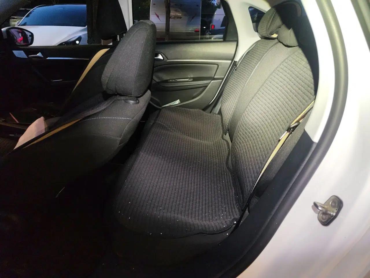 Peugeot 308 2018 1.6L Automatic Fashion Edition — миниатюра 17