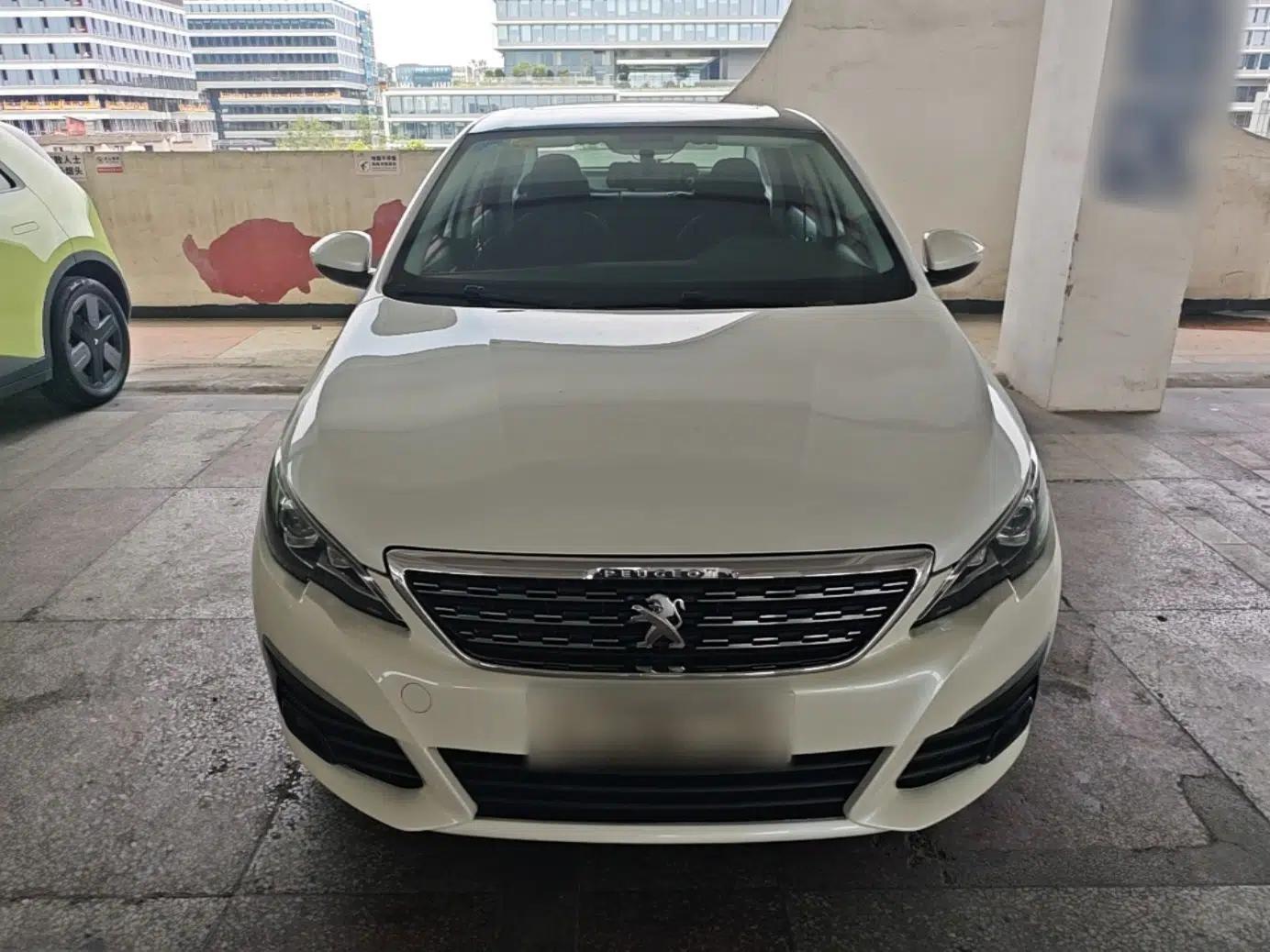 Peugeot 308 2018 1.6L Automatic Luxury Edition — миниатюра 2