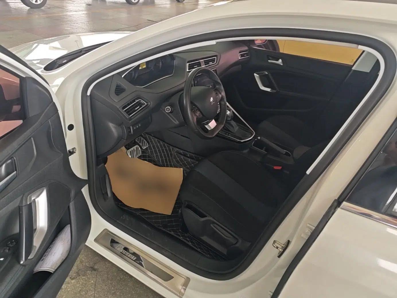 Peugeot 308 2018 1.6L Automatic Luxury Edition — миниатюра 18