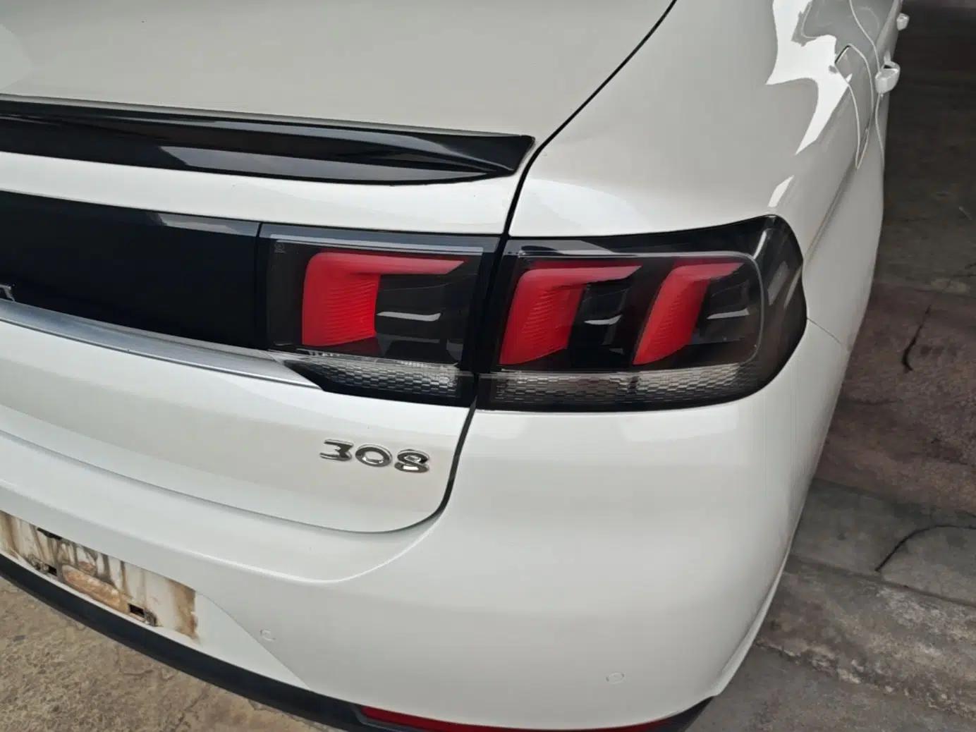 Peugeot 308 2018 1.6L Automatic Luxury Edition — миниатюра 9