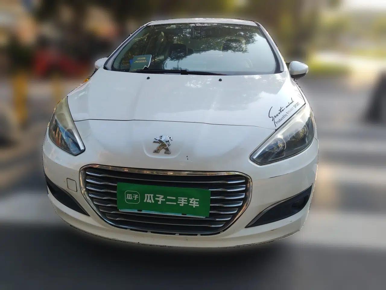 Peugeot 308 2014 Enjoy Edition Classic 1.6L Automatic Premium Model — миниатюра 2