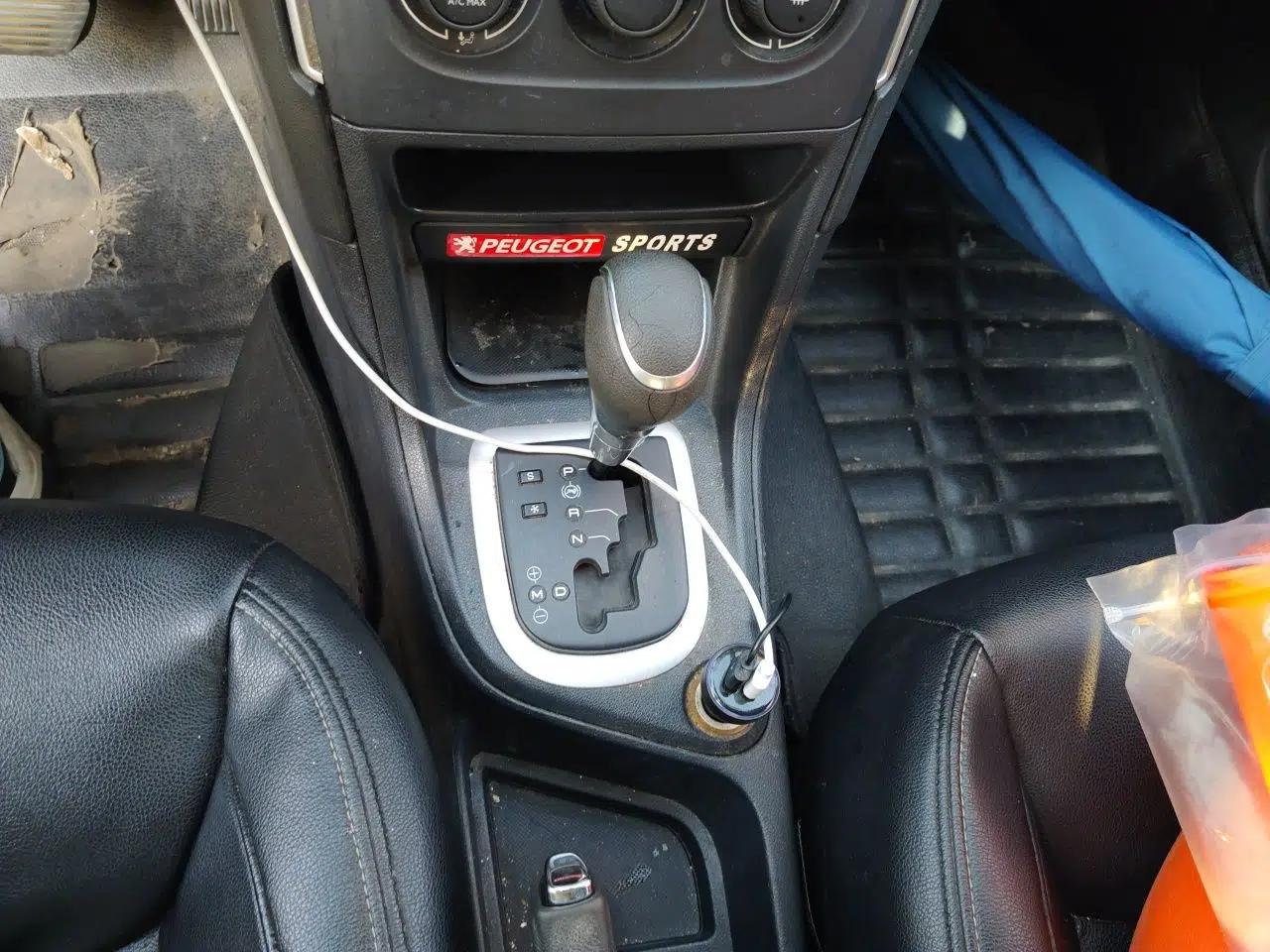Peugeot 308 2014 Enjoy Edition Classic 1.6L Automatic Premium Model — миниатюра 14