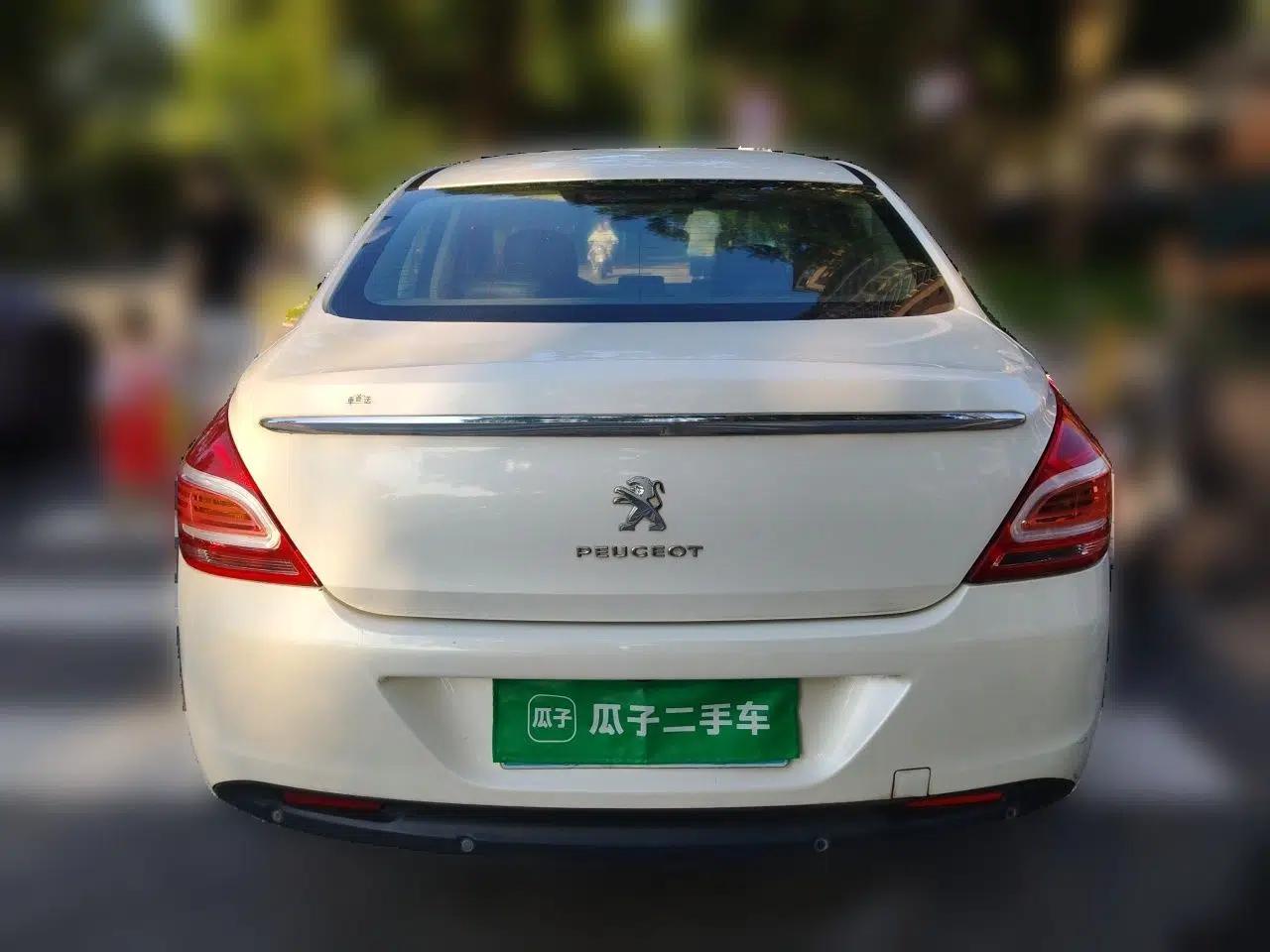 Peugeot 308 2014 Enjoy Edition Classic 1.6L Automatic Premium Model — миниатюра 5