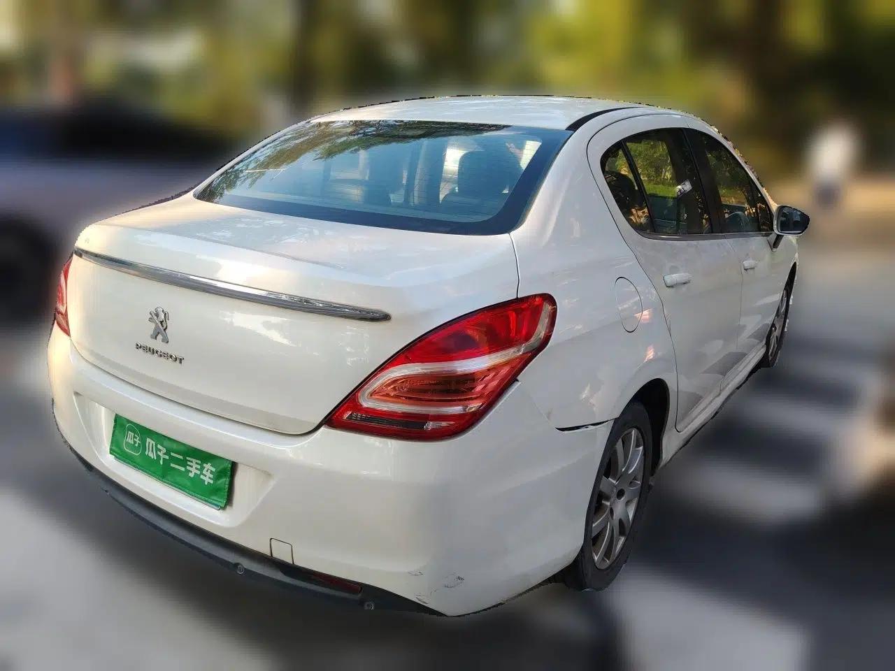 Peugeot 308 2014 Enjoy Edition Classic 1.6L Automatic Premium Model — миниатюра 6