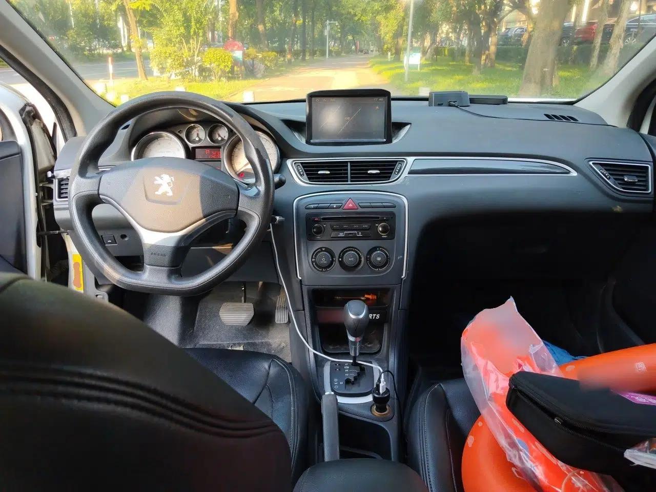 Peugeot 308 2014 Enjoy Edition Classic 1.6L Automatic Premium Model — миниатюра 9