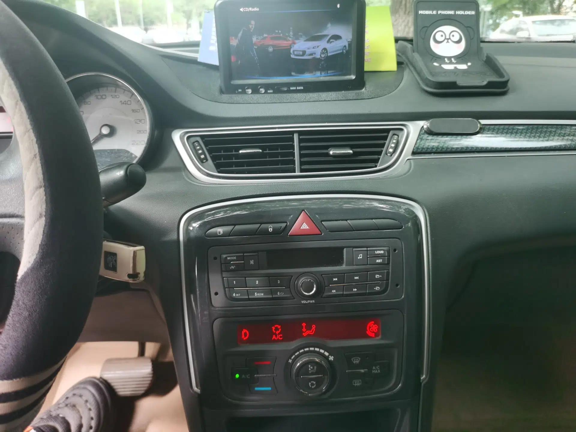 Peugeot 308 2014 Enjoy Edition Classic 1.6L Automatic Premium Model — миниатюра 13
