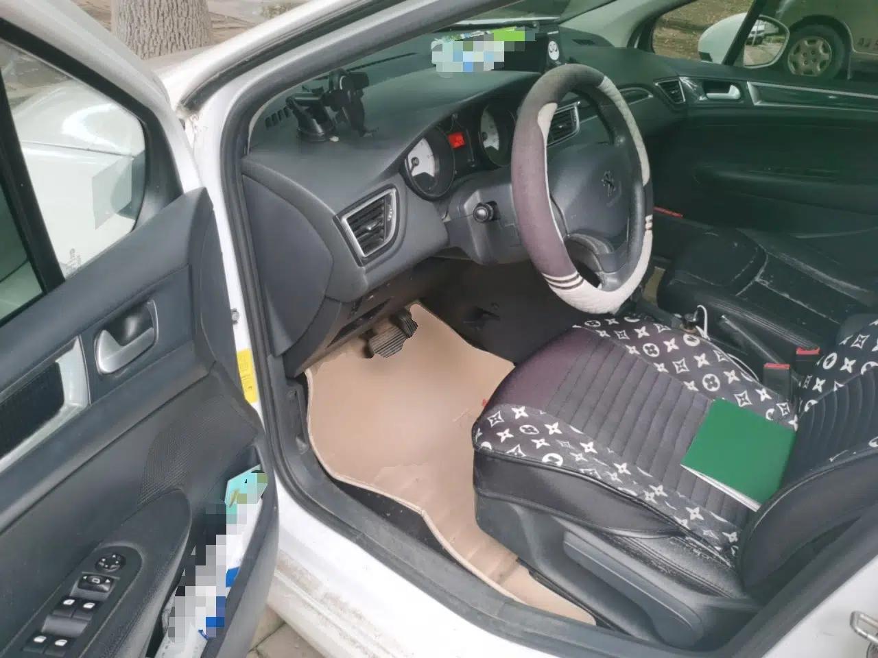 Peugeot 308 2014 Enjoy Edition Classic 1.6L Automatic Premium Model — миниатюра 16