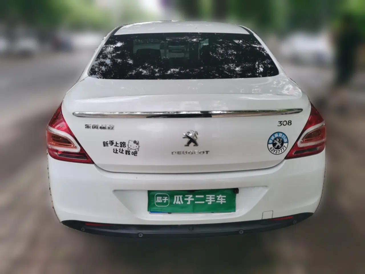 Peugeot 308 2014 Enjoy Edition Classic 1.6L Automatic Premium Model — миниатюра 5