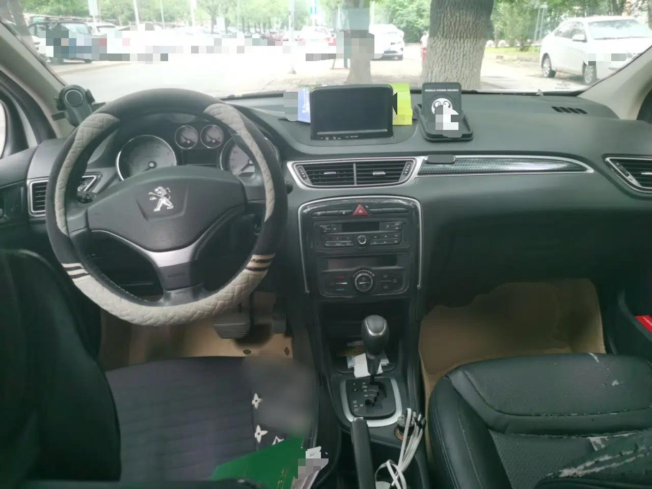 Peugeot 308 2014 Enjoy Edition Classic 1.6L Automatic Premium Model — миниатюра 9