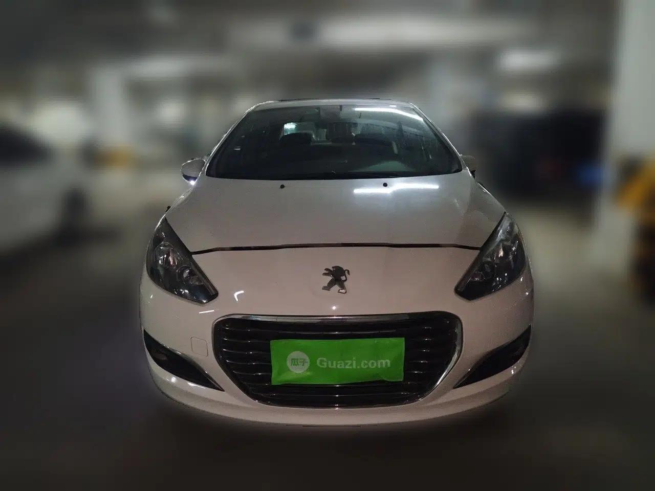 Peugeot 308 2013 1.6L Manual Fashion Model — миниатюра 2