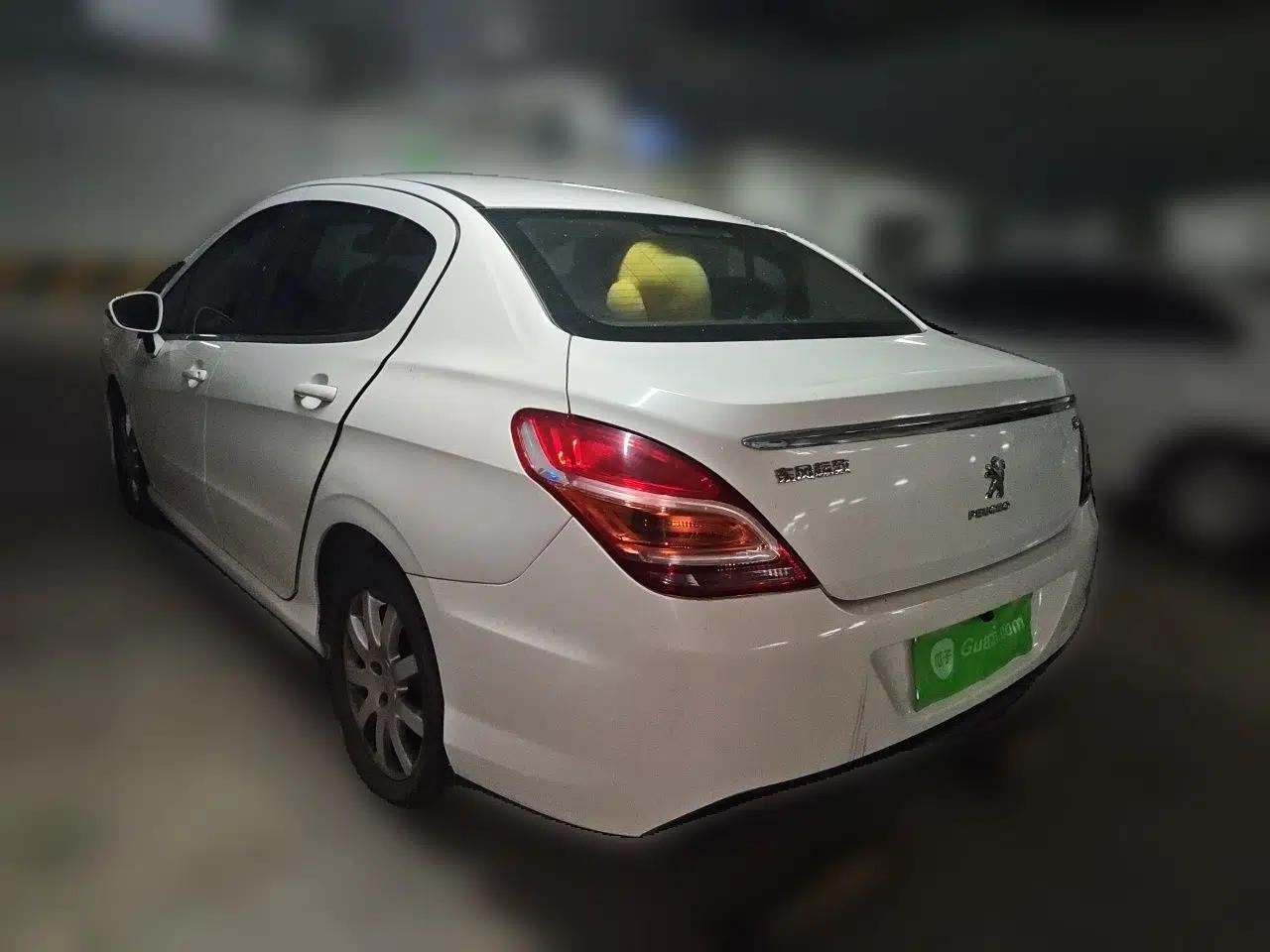Peugeot 308 2013 1.6L Manual Fashion Model — миниатюра 4