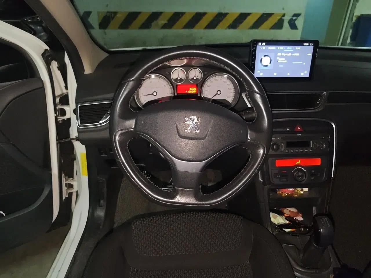 Peugeot 308 2013 1.6L Manual Fashion Model — миниатюра 10