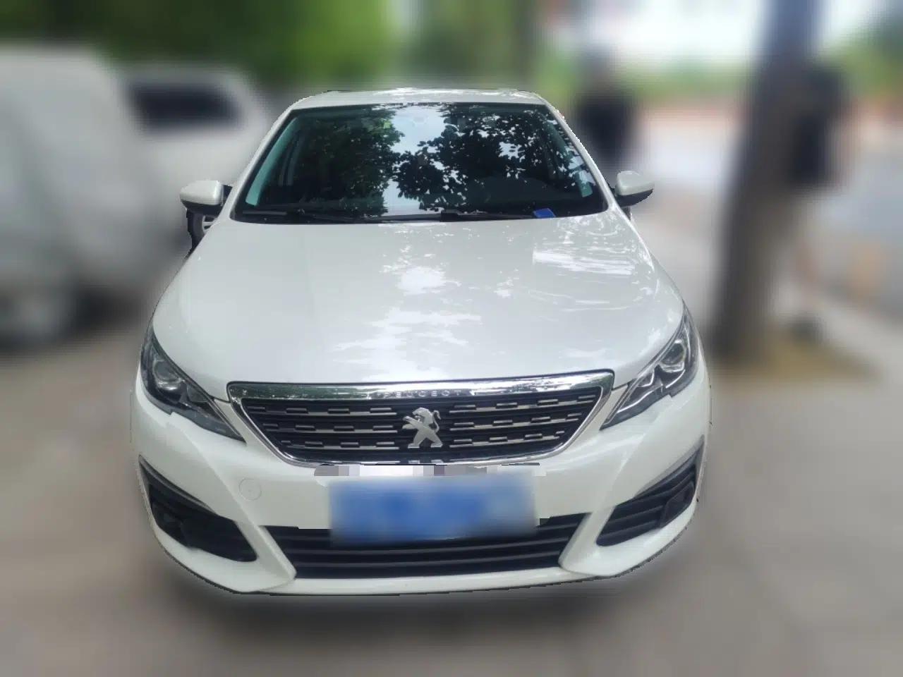 Peugeot 308 2018 1.6L Automatic Luxury Edition — миниатюра 2