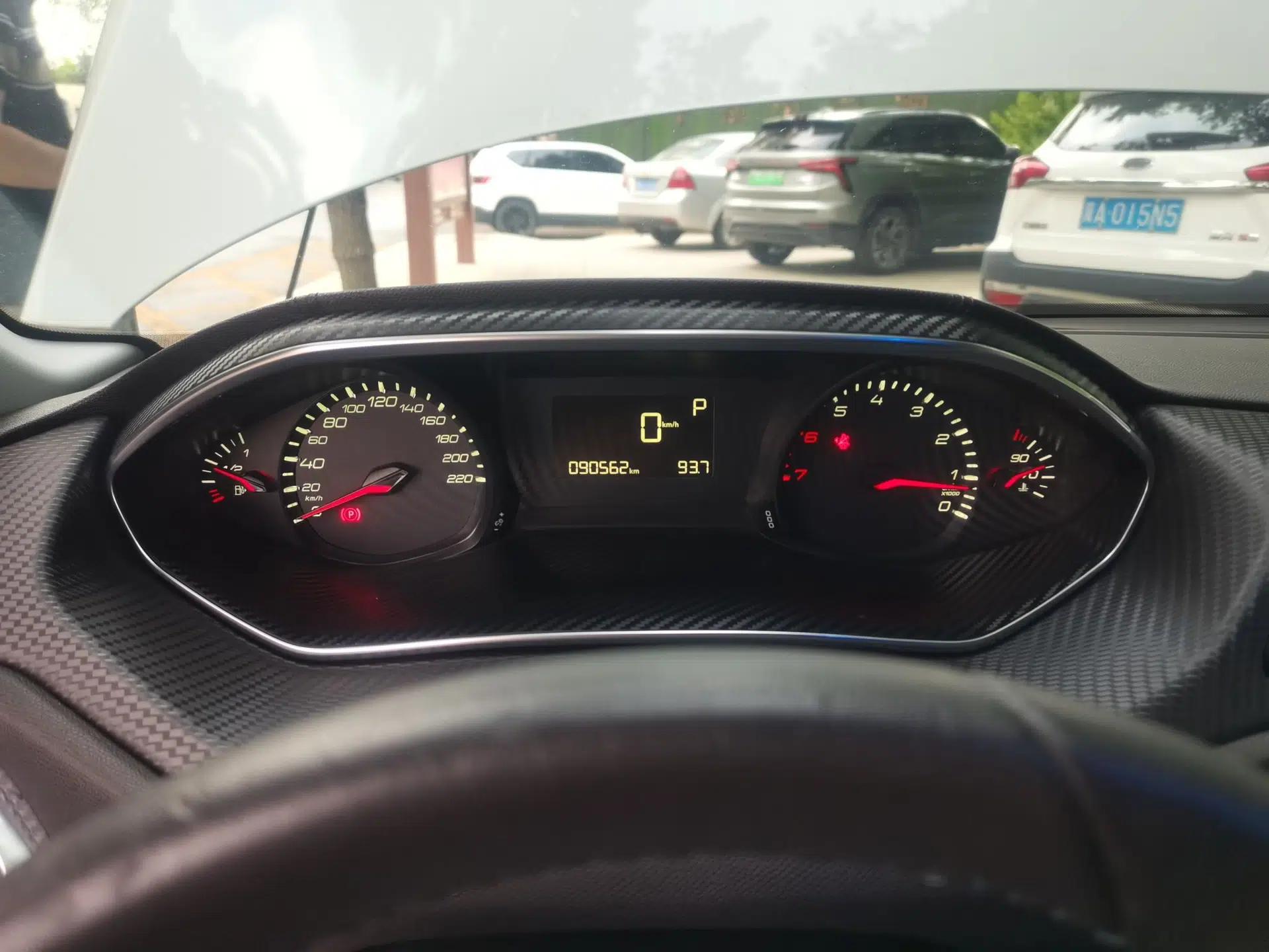 Peugeot 308 2018 1.6L Automatic Luxury Edition — миниатюра 11