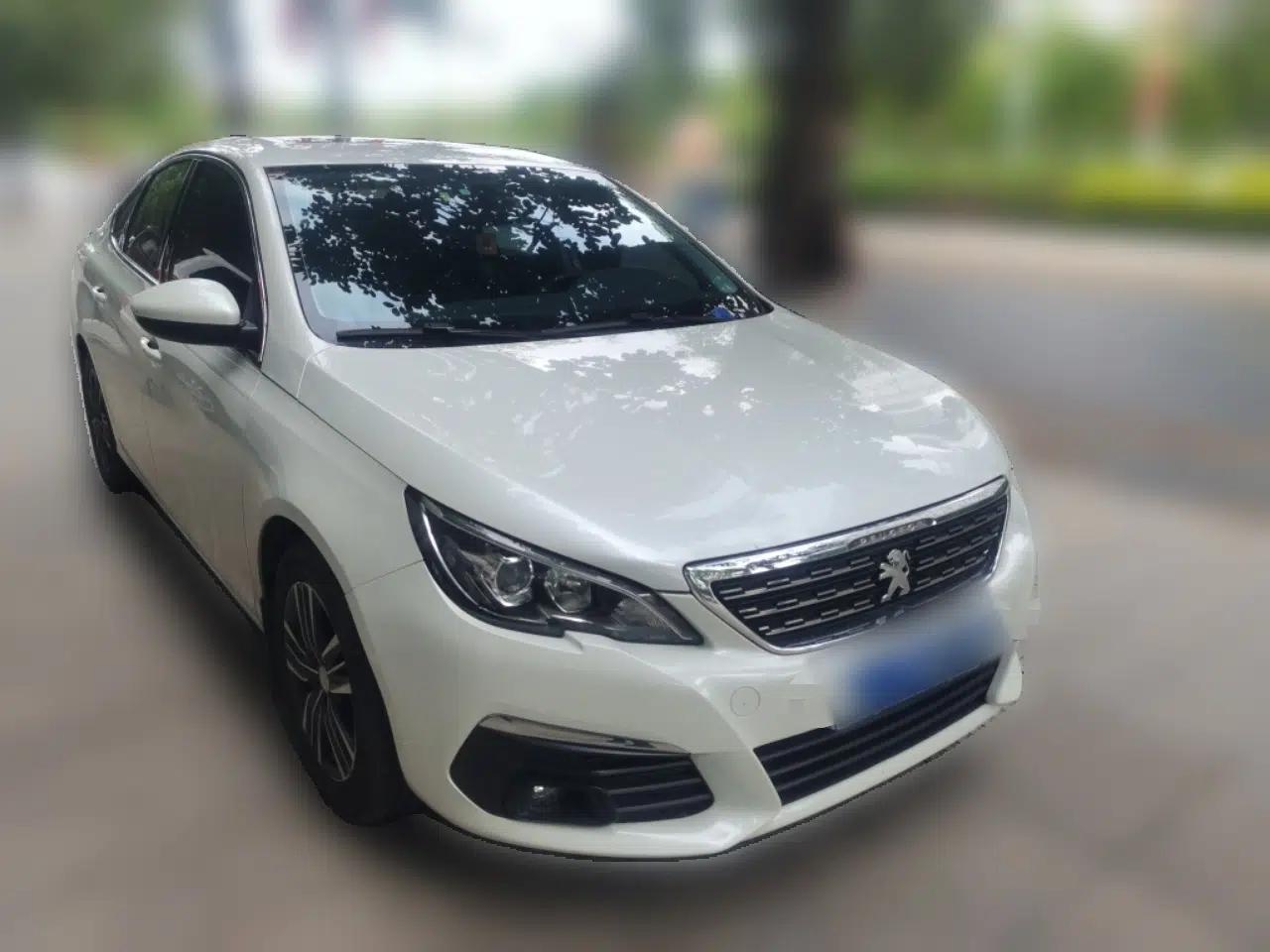Peugeot 308 2018 1.6L Automatic Luxury Edition — миниатюра 3