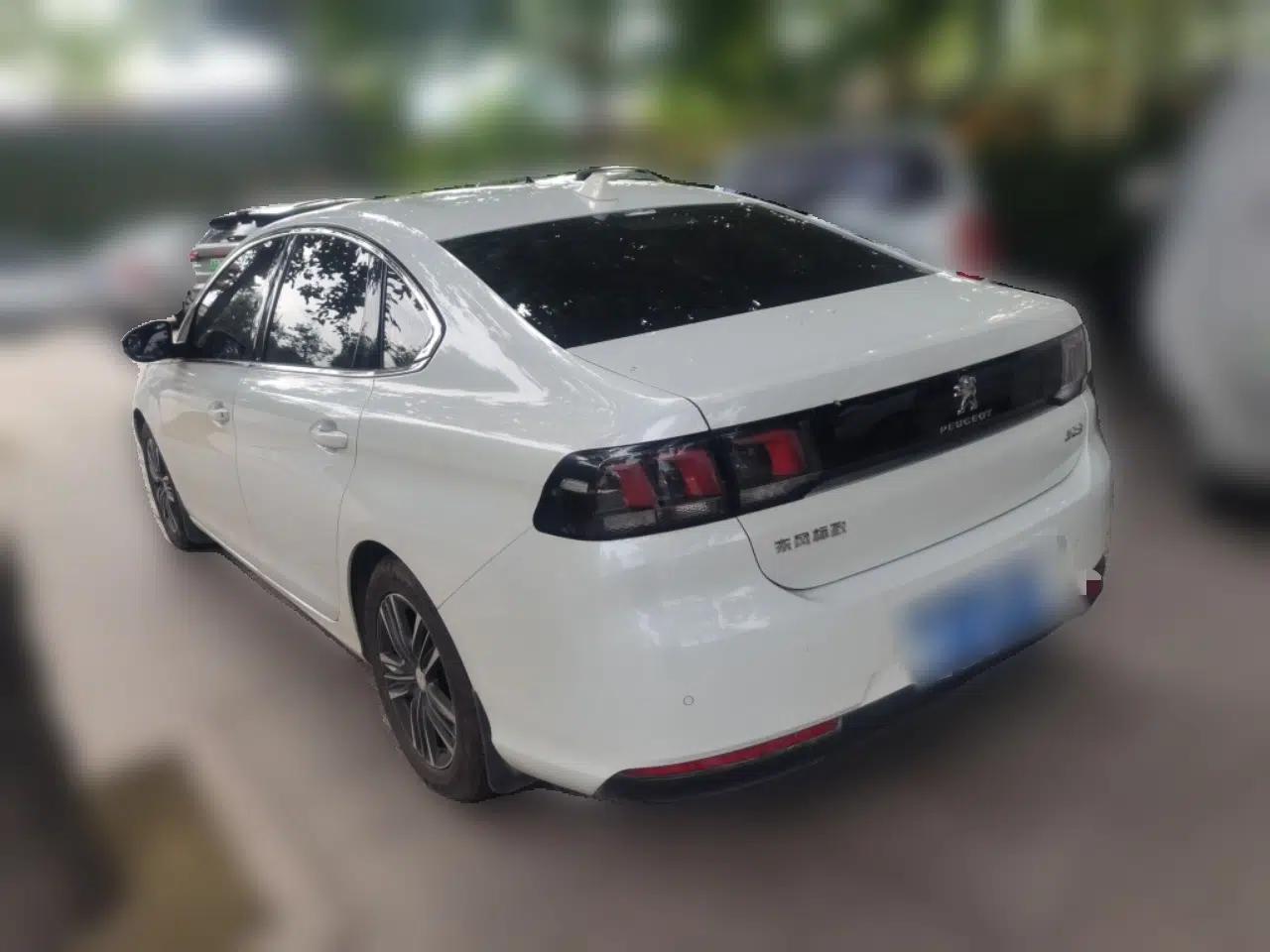 Peugeot 308 2018 1.6L Automatic Luxury Edition — миниатюра 4