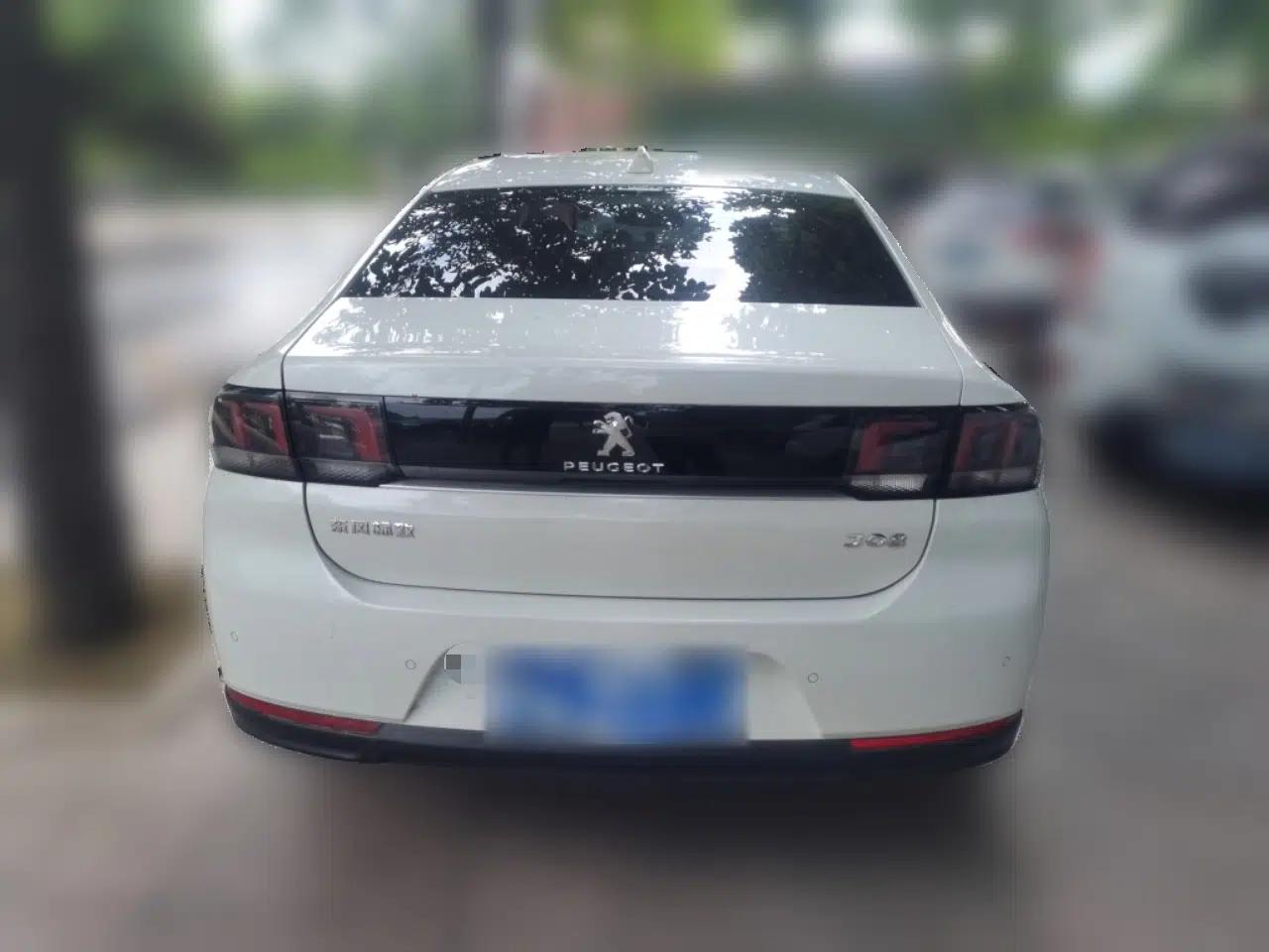 Peugeot 308 2018 1.6L Automatic Luxury Edition — миниатюра 5