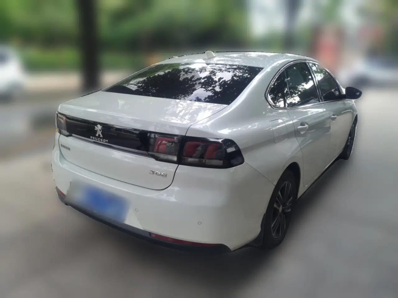Peugeot 308 2018 1.6L Automatic Luxury Edition — миниатюра 6