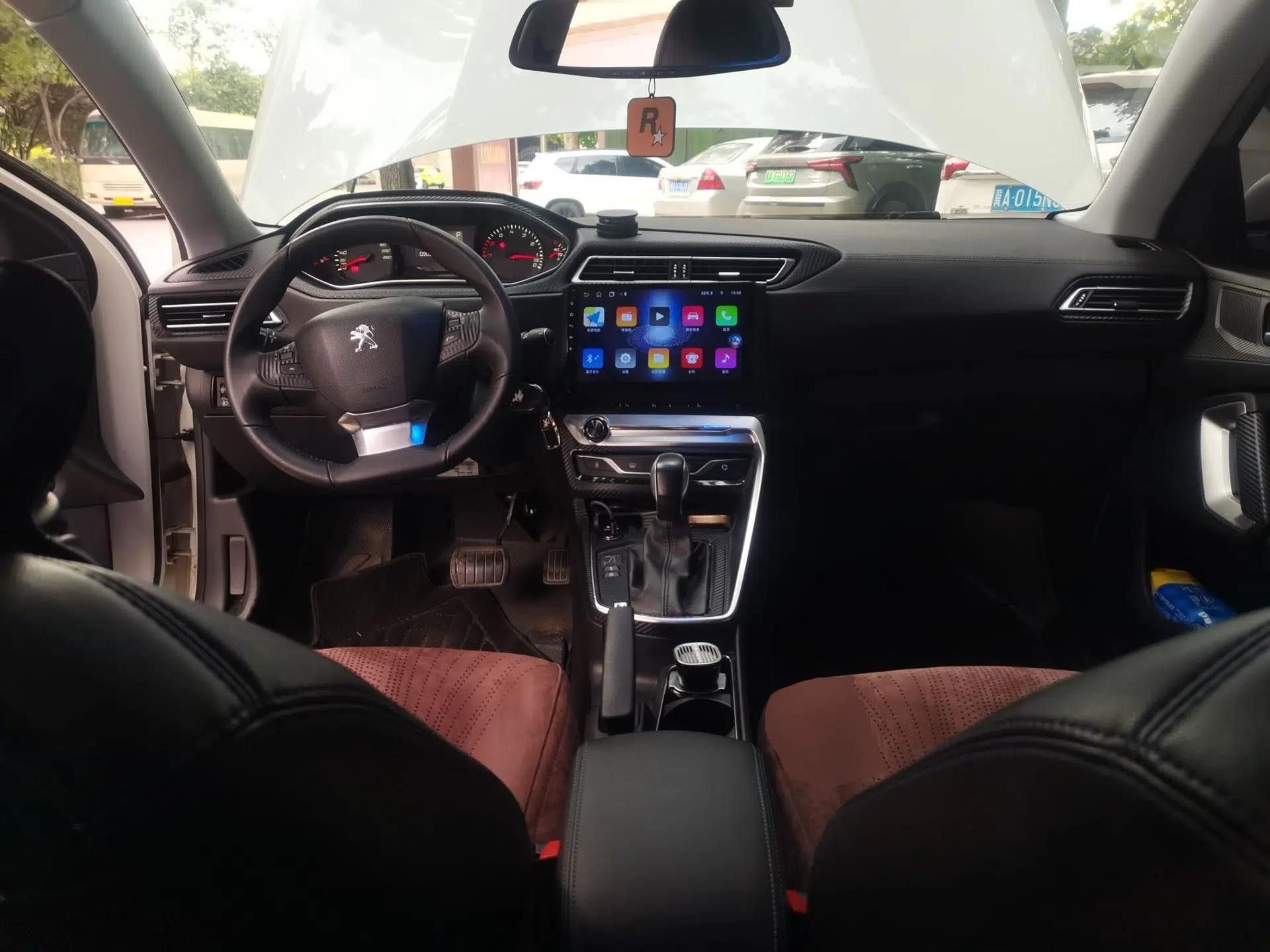 Peugeot 308 2018 1.6L Automatic Luxury Edition — миниатюра 9