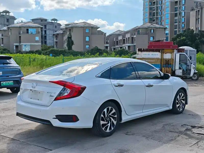 2016 Civic 220TURBO CVT Luxury Edition — миниатюра 6