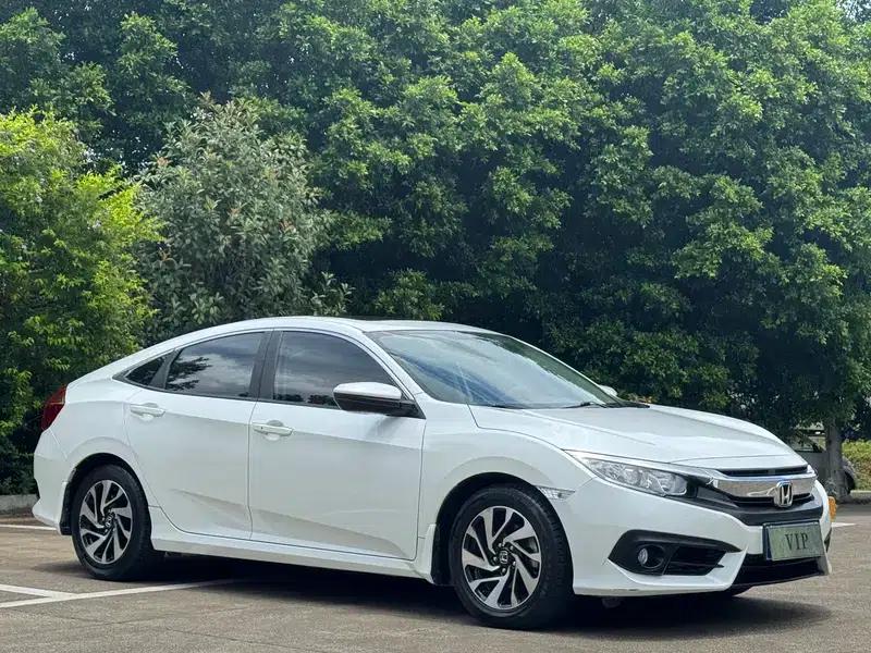 2016 Civic 220TURBO CVT Luxury Edition — миниатюра 3