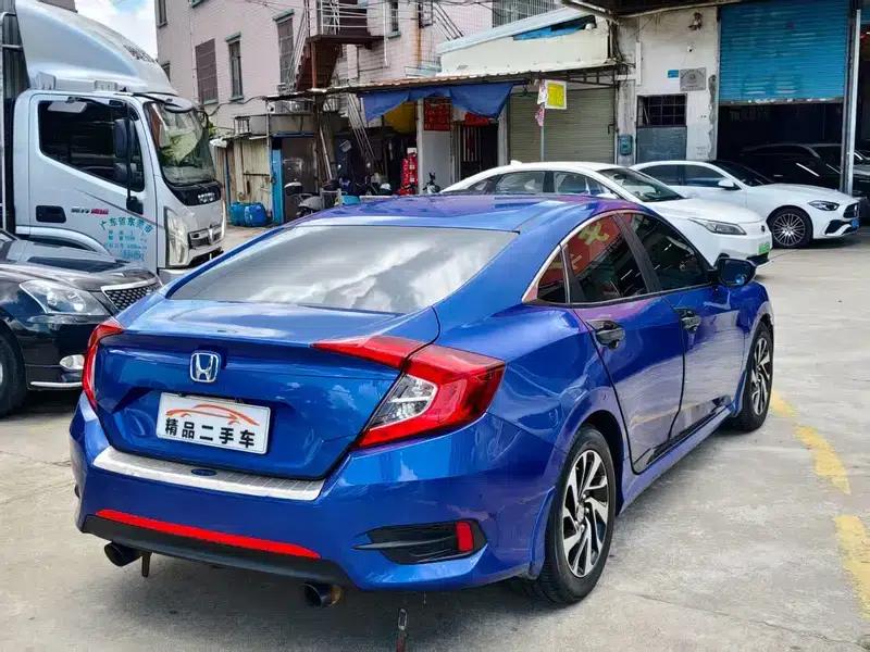 2016 Civic 220TURBO CVT Luxury Edition — миниатюра 6