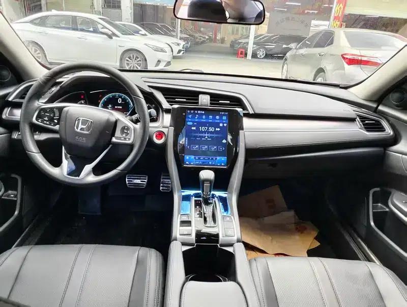 2016 Civic 220TURBO CVT Luxury Edition — миниатюра 7