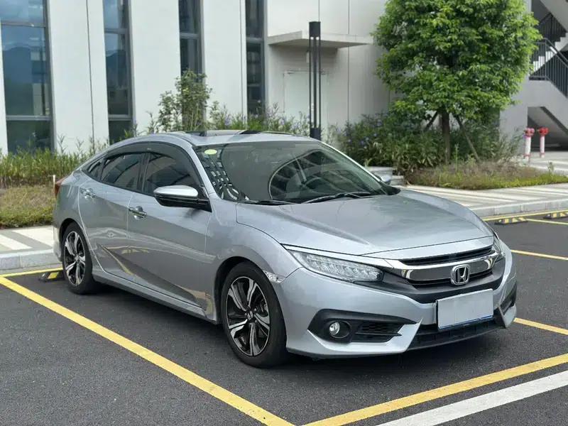 2016 Civic 220TURBO CVT Premium Edition — миниатюра 3